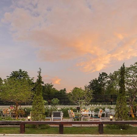 Picha Ville Resort Watthana Nakhon Eksteriør billede