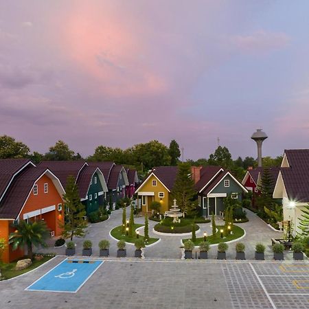 Picha Ville Resort Watthana Nakhon Eksteriør billede