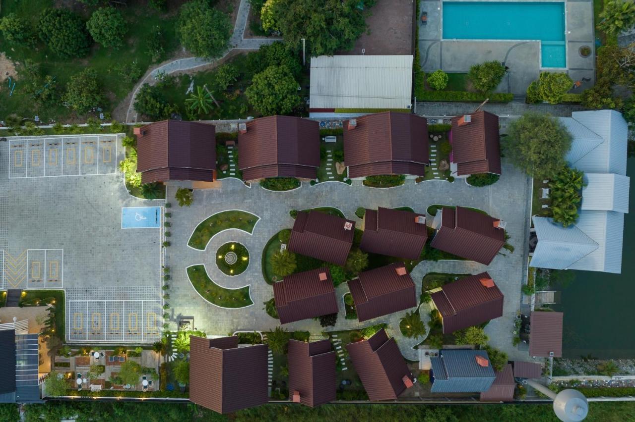 Picha Ville Resort Watthana Nakhon Eksteriør billede